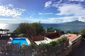 Гостиница Villa Bikini on Sorrento Coast  Вико-Экуенсе